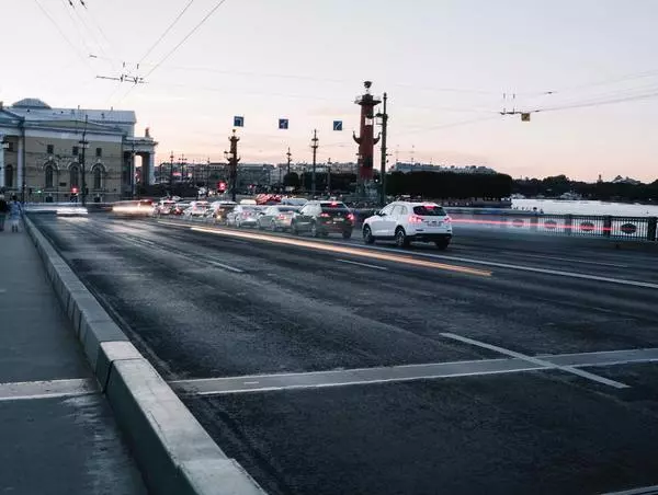 На Дворцовом мосту