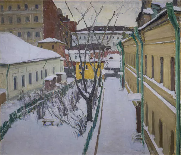 Московский двор в снегу