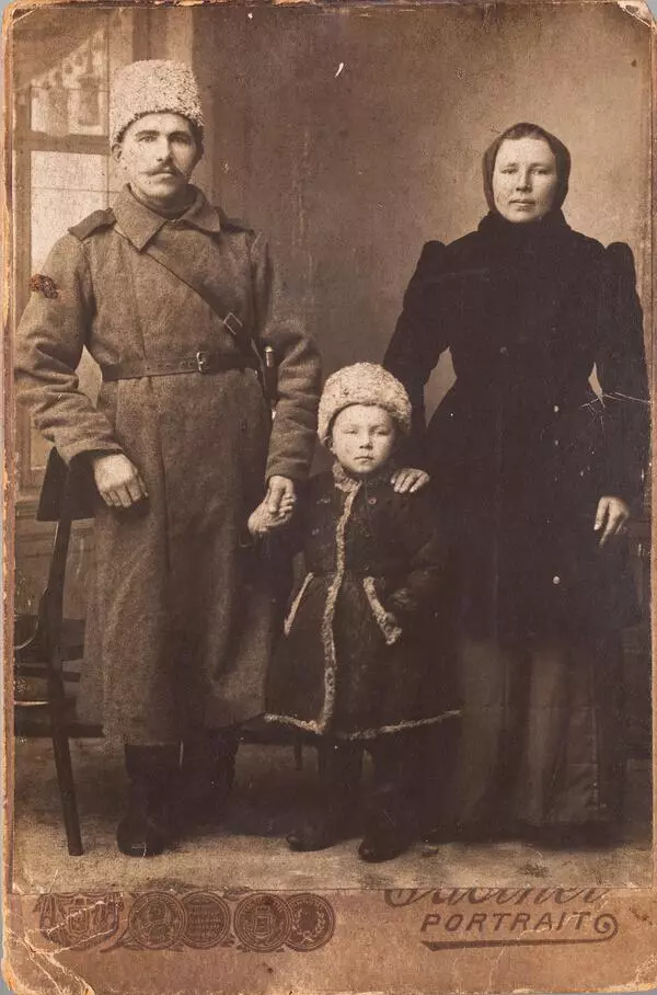 Семья Волошиных: Дмитрий, Ульяна, сын Сергей