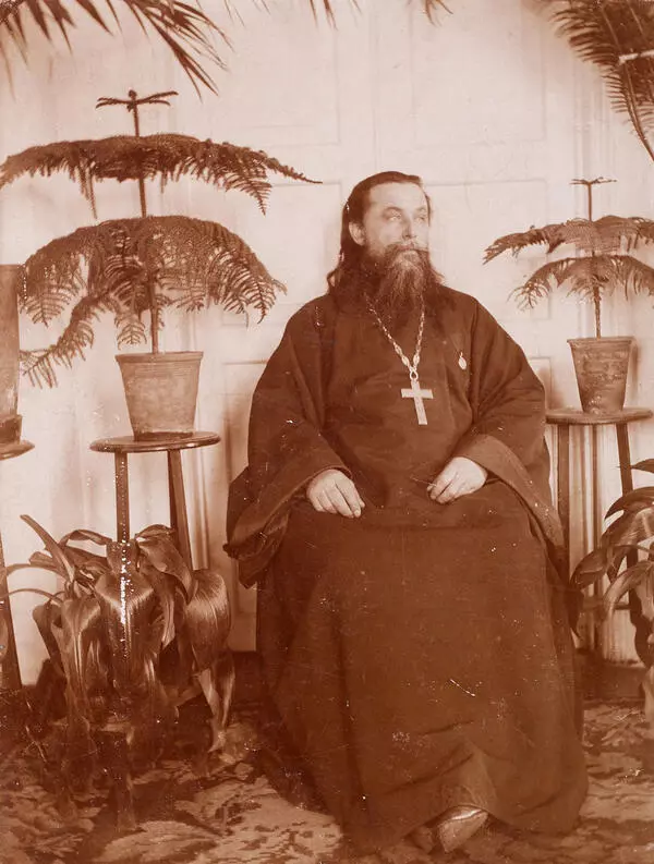 Священник Михаило-Архангельского храма