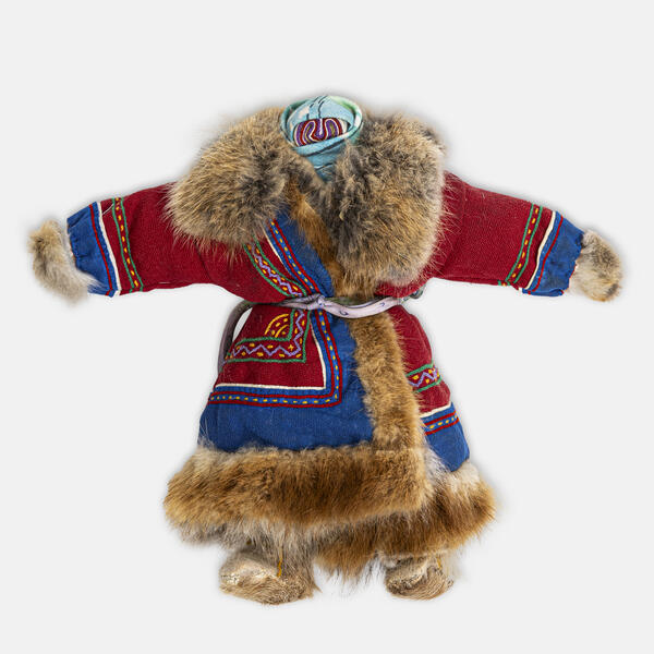 Кукла женская в зимнем саке
