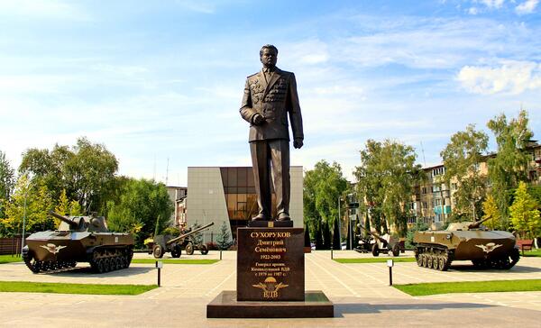 Сквер «Айсберг» памяти генерала Д.С. Сухорукова