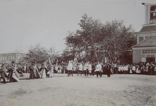 Церковный парад 8 сентября 1900 года