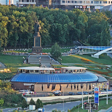 Смотровая площадка и памятник князю Владимиру