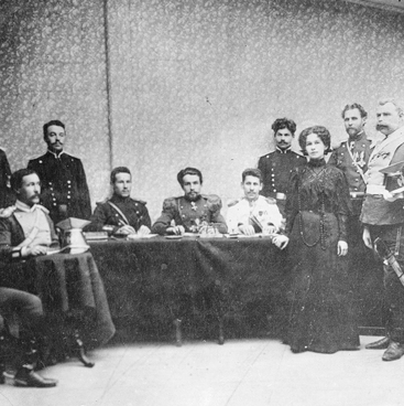 Снимок участников любительского спектакля