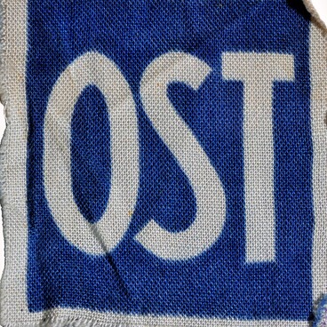 Знак-нашивка «OST»