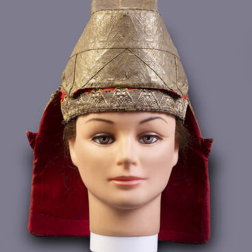 Женский праздничный головной убор