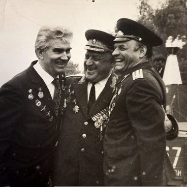 Фронтовые друзья