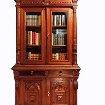 Шкаф книжный
