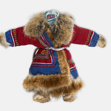 Кукла женская в зимнем саке