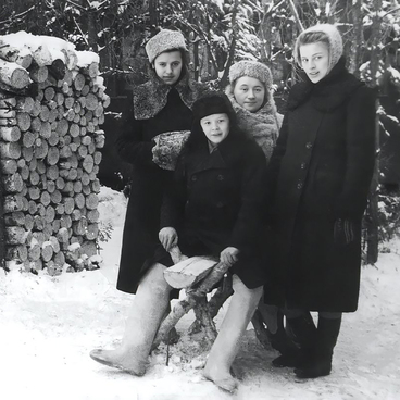 Фотография семьи Маршала СССР С.К. Тимошенко